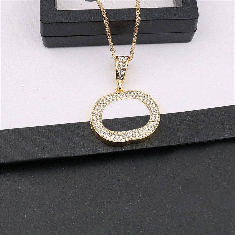 Sparkle Diamond Pendant Necklaces Double Letter Designer Necklace Versatile Chain Pendants Wholesale
Sparkle Diamond Pendant Necklaces Double Letter Designer Necklace Versatile Chain Pendants Wholesale