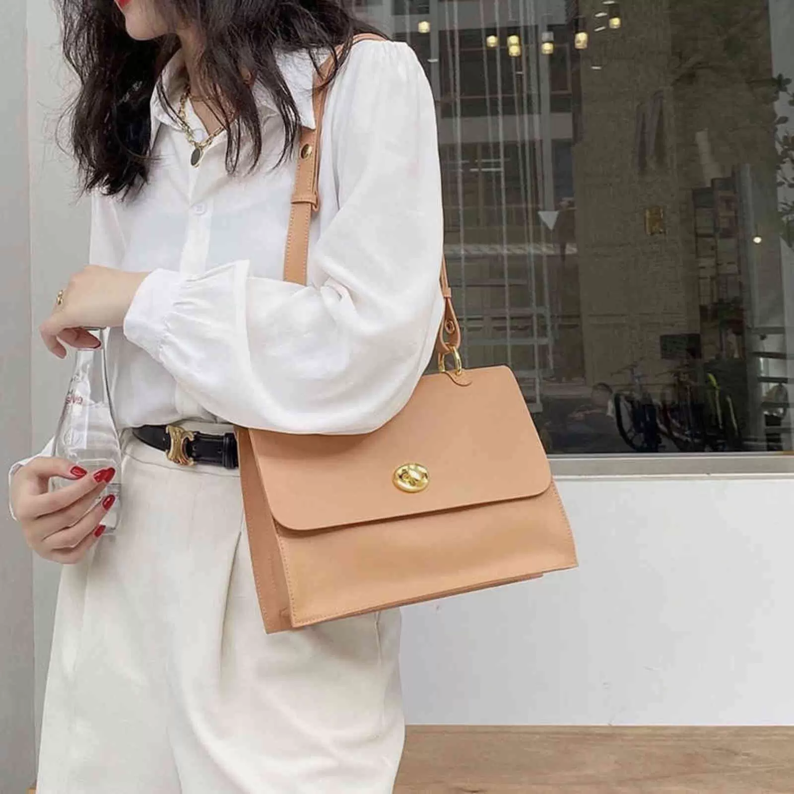 Briefcases Briefcase Cowhide Women's Bag Single Shoulder Msenger Office Commute 2021 Fashion Large Capacity Portable Tote Bag
Briefcases Briefcase Cowhide Women's Bag Single Shoulder Msenger Office Commute 2021 Fashion Large Capacity Portable Tote Bag