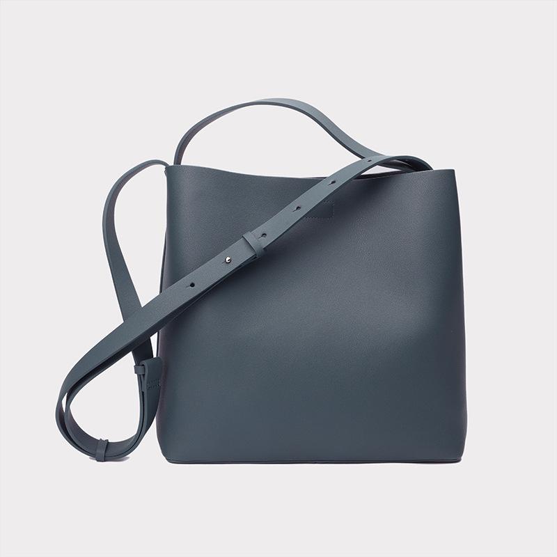Evening Bags Simple European Style Brand Nappa Cowhide Leather Women's Shoulder Bucket Bag Top Quality Female Messenger Blue CoffeEvenin, Black
Evening Bags Simple European Style Brand Nappa Cowhide Leather Women's Shoulder Bucket Bag Top Quality Female Messenger Blue CoffeEvenin, Black