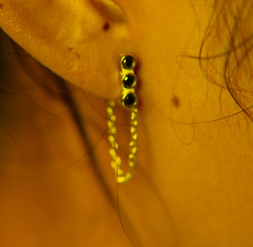 Stud Wholesale High Quality 3 Colors Pave Turquoises Black Zirconia Three Stone Bar Studs Girls 925 Sterling Silver Chain EarringStud
Stud Wholesale High Quality 3 Colors Pave Turquoises Black Zirconia Three Stone Bar Studs Girls 925 Sterling Silver Chain EarringStud