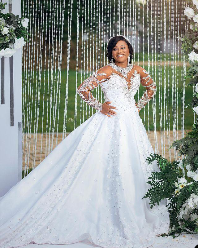 Modest African Beads A Line Wedding Dress Crystal Sheer Neck Plus Size Custom Long Sleeve Illusion 3D Lace Appliques Vestido De Novia Bridal Gowns