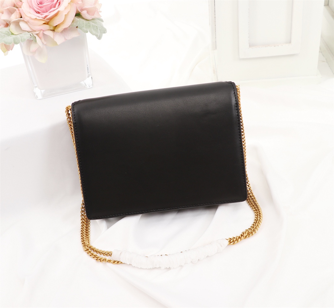 Yysls handbags CASSANDRA 232750 high quality bag made in real leather clutch purse handbags woman bags shoulder handbag serial number inside 3RO7, Red
Yysls handbags CASSANDRA 232750 high quality bag made in real leather clutch purse handbags woman bags shoulder handbag serial number inside 3RO7, Red