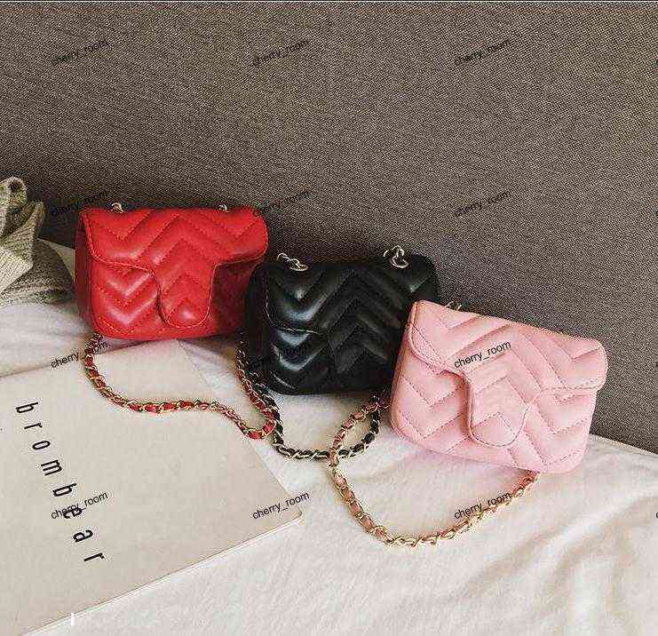 INS Baby Girls handbag PU Letter Children metal single shoulder bag Fashion Kids messenger bag Girl designer Mini bags C4230, Mix colors--cg logo
INS Baby Girls handbag PU Letter Children metal single shoulder bag Fashion Kids messenger bag Girl designer Mini bags C4230, Mix colors--cg logo