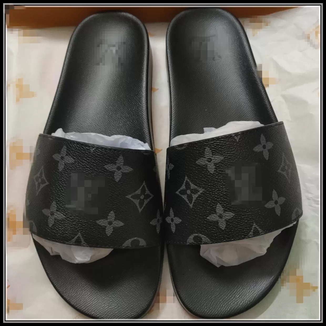 GGs Lvs Louiseity Viutonity Sandals Men Women Sandals Slide Flip-Flop Stripe Slides Summer Beach Slippers Polka Print Classic Mens E Shoes
GGs Lvs Louiseity Viutonity Sandals Men Women Sandals Slide Flip-Flop Stripe Slides Summer Beach Slippers Polka Print Classic Mens E Shoes