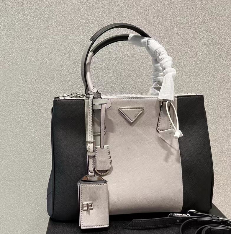 Handbag Luxury Women Aorted Colors Totes Capacity Dual Zippers Leather Fashion Chain Interior Zipper Pocket Shopping Bag Shoulder Bags
Handbag Luxury Women Aorted Colors Totes Capacity Dual Zippers Leather Fashion Chain Interior Zipper Pocket Shopping Bag Shoulder Bags