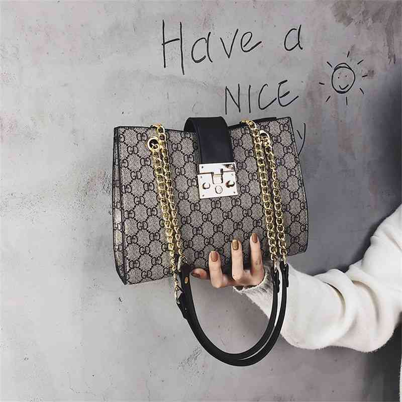 2022 Top Design Luxury Bags 80M0 female version simple versatile lock chain bag atmosphere One Messenger Bag, Red
2022 Top Design Luxury Bags 80M0 female version simple versatile lock chain bag atmosphere One Messenger Bag, Red