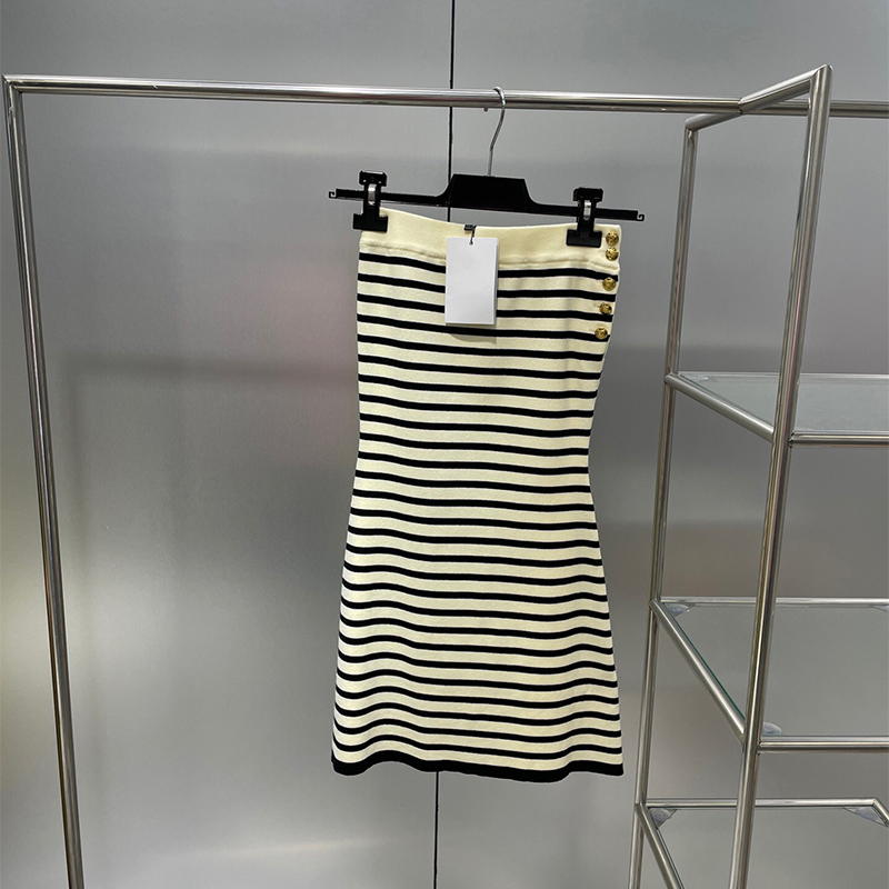 2022 Runway Designer Summer Women's Sleeveless Knitted Stripe Dress Bodycon Gold Button Sexy Sweet High Waist Sweater Outfits Dresses, Black
2022 Runway Designer Summer Women's Sleeveless Knitted Stripe Dress Bodycon Gold Button Sexy Sweet High Waist Sweater Outfits Dresses, Black