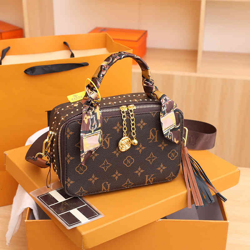 Bags Handbags Bag 2022 Shoulder Bag, Perfume Red Kidney, Personalized Printing Mobile Phone, Small Square Pack.
Bags Handbags Bag 2022 Shoulder Bag, Perfume Red Kidney, Personalized Printing Mobile Phone, Small Square Pack.