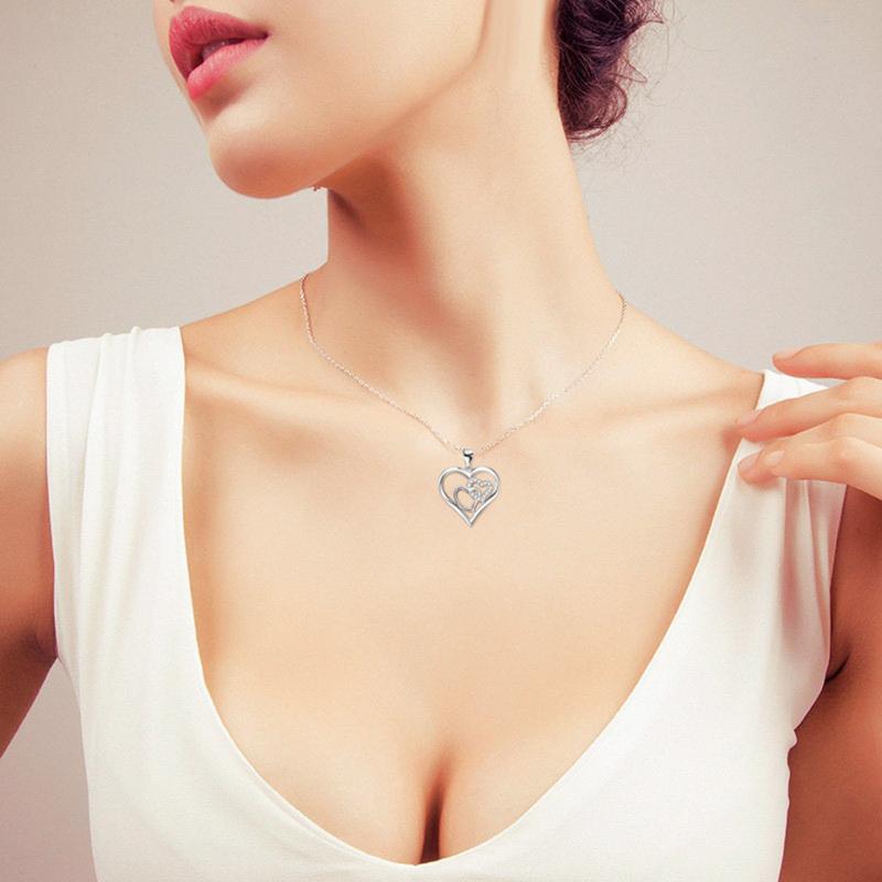 Chains Fashion Creative Love Pendant Necklace Hollow Out Harajuku Vintage Gift All Match Women's Clavicle Chain JewelryChains
Chains Fashion Creative Love Pendant Necklace Hollow Out Harajuku Vintage Gift All Match Women's Clavicle Chain JewelryChains