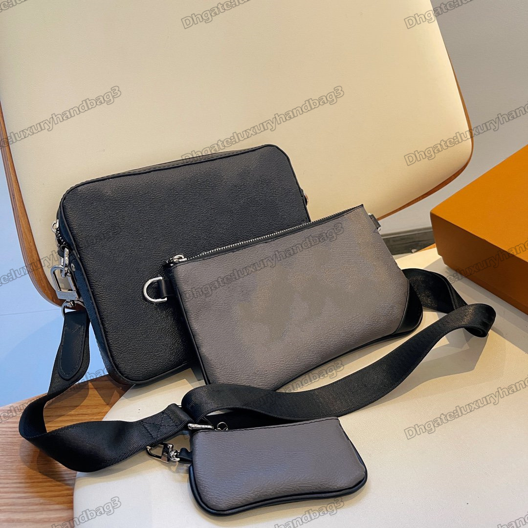 Classic Mens Trio Messenger Bags N80401 M69443 Graphite Damier Checkerboard Pattern Removable Zipped Pocket Separate Coin Purse Cross Body Bag
Classic Mens Trio Messenger Bags N80401 M69443 Graphite Damier Checkerboard Pattern Removable Zipped Pocket Separate Coin Purse Cross Body Bag
