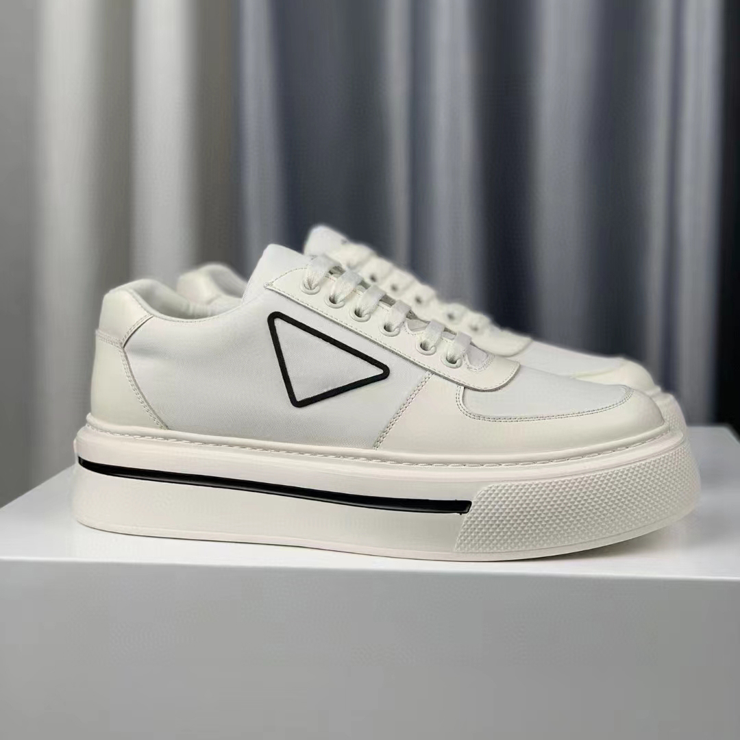 High quality 2022 new fashion designer casual shoes men's black white comfortable soft breathable thick soled Sneakers Size 39-44 with box
High quality 2022 new fashion designer casual shoes men's black white comfortable soft breathable thick soled Sneakers Size 39-44 with box
