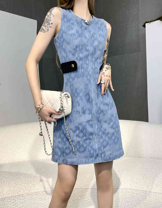 Women Dresses Fashion Slim Dress Summer 2022 Floral Sky Blue Corset Age-Reducing Temperament Skirt A1
Women Dresses Fashion Slim Dress Summer 2022 Floral Sky Blue Corset Age-Reducing Temperament Skirt A1
