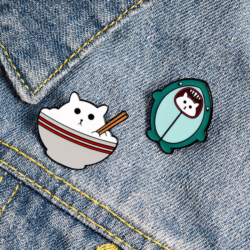 Cartoon Student Cat In Shark Brooch Unisex Bowl Chopsticks Kitten Enamel Corsage Badges Bag Cowboy Scarf Clothes Animals Lapel Pins Brooches Accessories
Cartoon Student Cat In Shark Brooch Unisex Bowl Chopsticks Kitten Enamel Corsage Badges Bag Cowboy Scarf Clothes Animals Lapel Pins Brooches Accessories