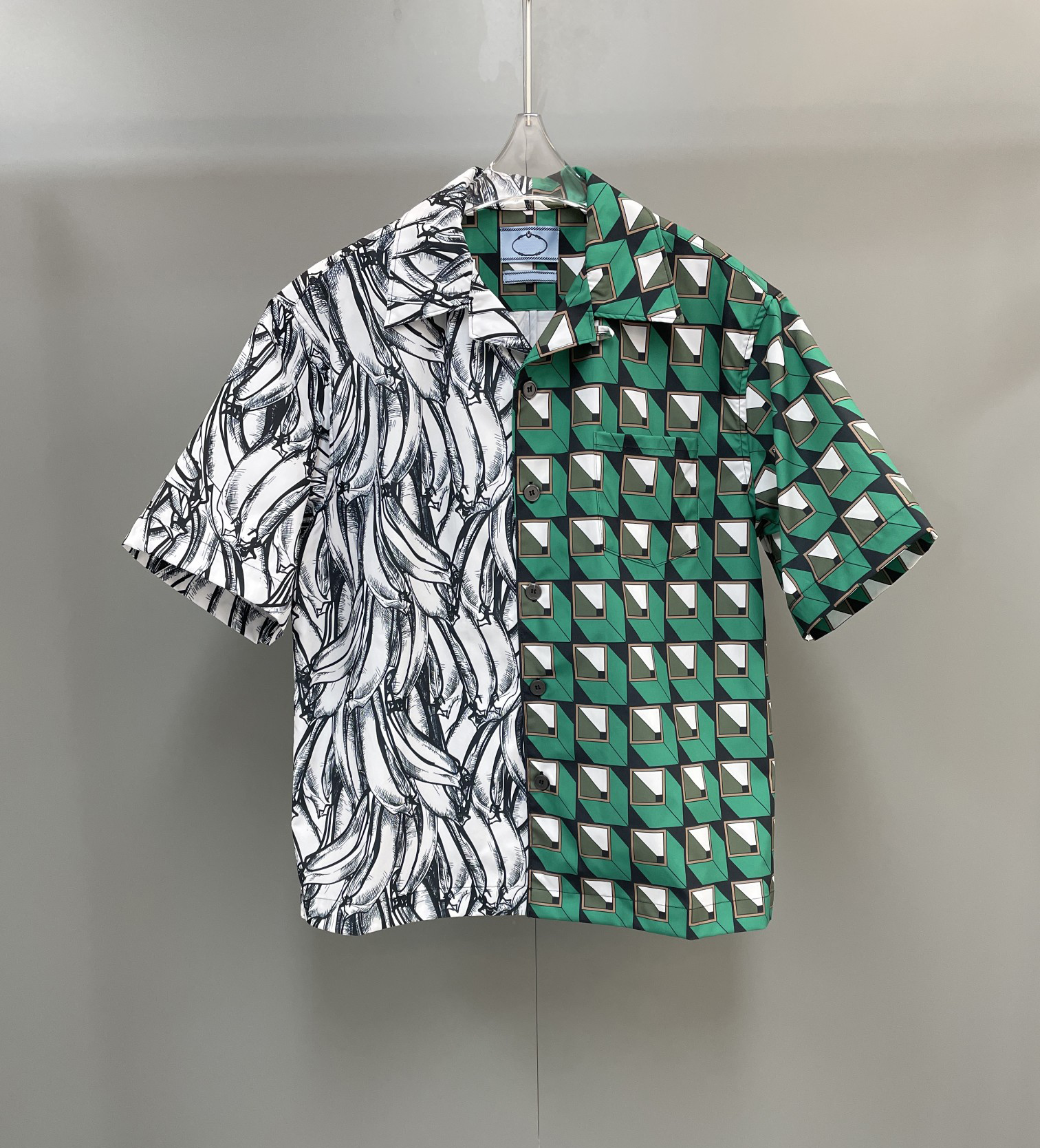 2022 Summer newest fine print short-sleeved shirt ~ US size loose version luxury shirts high-quality beautiful pattern design mens single-breasted designer shirt, Multi
2022 Summer newest fine print short-sleeved shirt ~ US size loose version luxury shirts high-quality beautiful pattern design mens single-breasted designer shirt, Multi