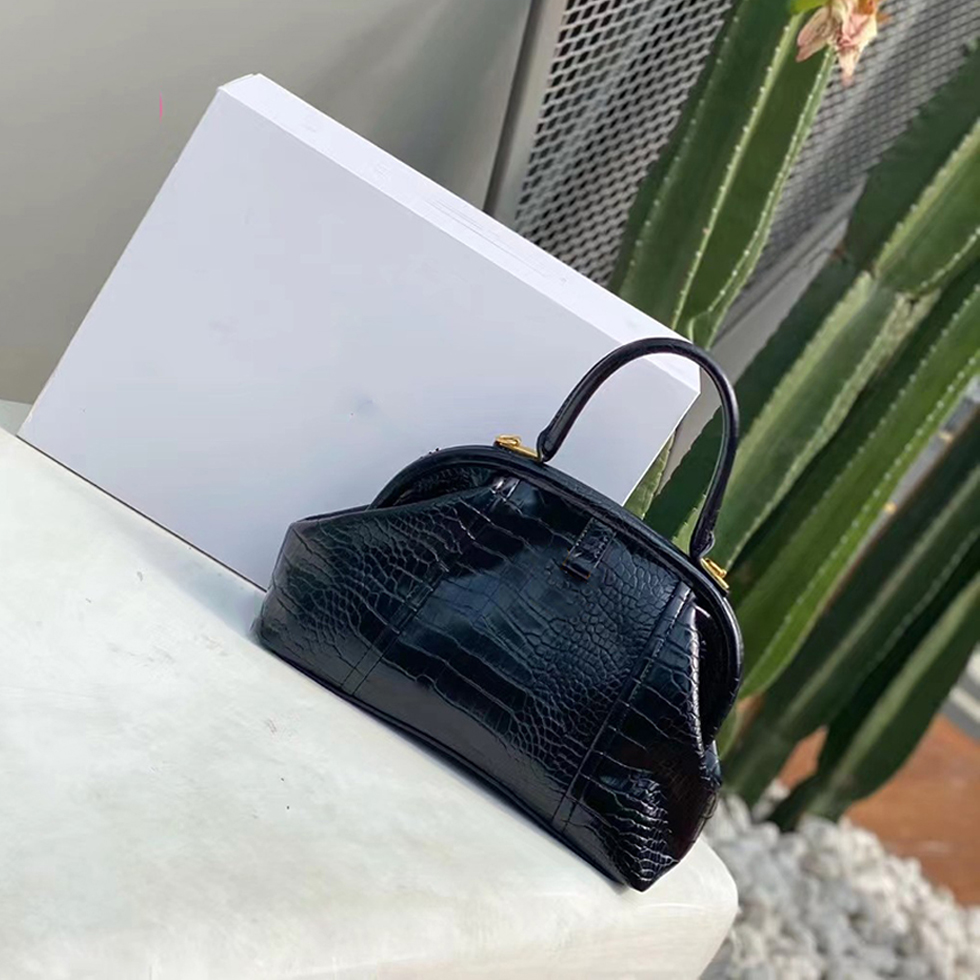 Designer Handbags Women Alligator leather Totes wallet luxurys dumpling Bags Lady Outdoor Big Capacity Shopping Shoulder Bag cross body, Black alligator
Designer Handbags Women Alligator leather Totes wallet luxurys dumpling Bags Lady Outdoor Big Capacity Shopping Shoulder Bag cross body, Black alligator