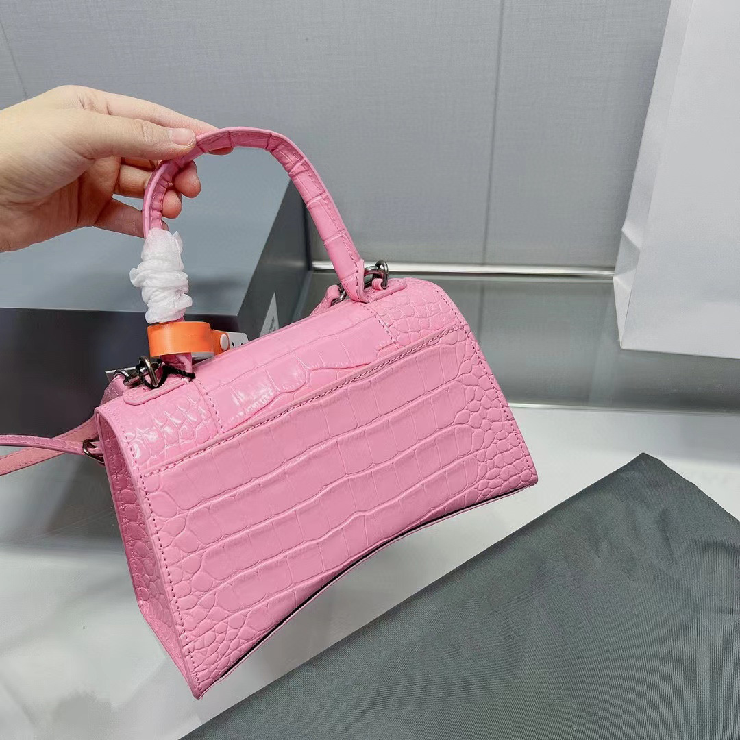 Designers Shoulder Crossbody Bag Half moon Bag Hasp Handbag Tote Mini Plain Alligator Clutch Bags Women Luxury Handbags fashion retro small square pink totes
Designers Shoulder Crossbody Bag Half moon Bag Hasp Handbag Tote Mini Plain Alligator Clutch Bags Women Luxury Handbags fashion retro small square pink totes