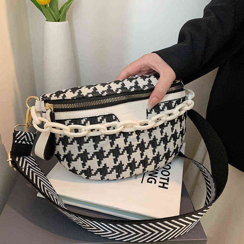 Fanny packs Waist Bag Women's Summer Color Contrast Candy Color Lattice Fashion Metal Chain Chest Bag Single Shoulder Messenger Bag 220627, Black
Fanny packs Waist Bag Women's Summer Color Contrast Candy Color Lattice Fashion Metal Chain Chest Bag Single Shoulder Messenger Bag 220627, Black