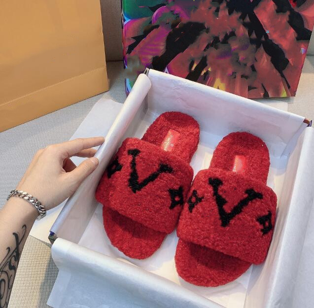 2021 New slippers Warm feeling Exquisite and advanced Non slip rubber outsole The sole has a certain thickness Excellent comfort more color sandals, Black
2021 New slippers Warm feeling Exquisite and advanced Non slip rubber outsole The sole has a certain thickness Excellent comfort more color sandals, Black