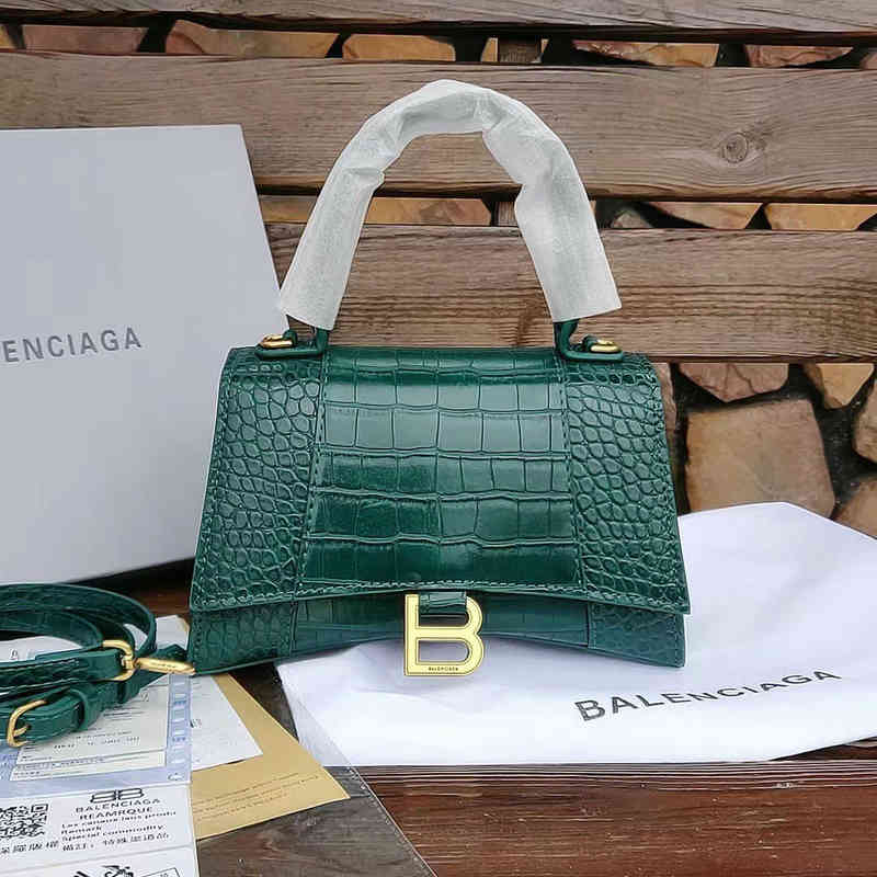 Designer bags high sense bale'ciga's new style handbag B's hourglass bg hs unique iconic rc shpe high texture luxury bag leisure handbags female high level bags, Sky blue
Designer bags high sense bale'ciga's new style handbag B's hourglass bg hs unique iconic rc shpe high texture luxury bag leisure handbags female high level bags, Sky blue
