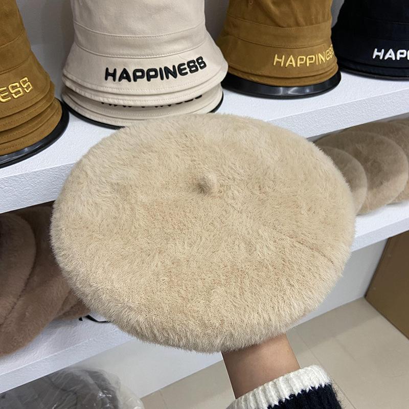 Berets Korean Version Of Solid Color Plush Beret Ladies Winter Wild Fashion Painter Hat British Style Classic Retro HatBerets, White
Berets Korean Version Of Solid Color Plush Beret Ladies Winter Wild Fashion Painter Hat British Style Classic Retro HatBerets, White