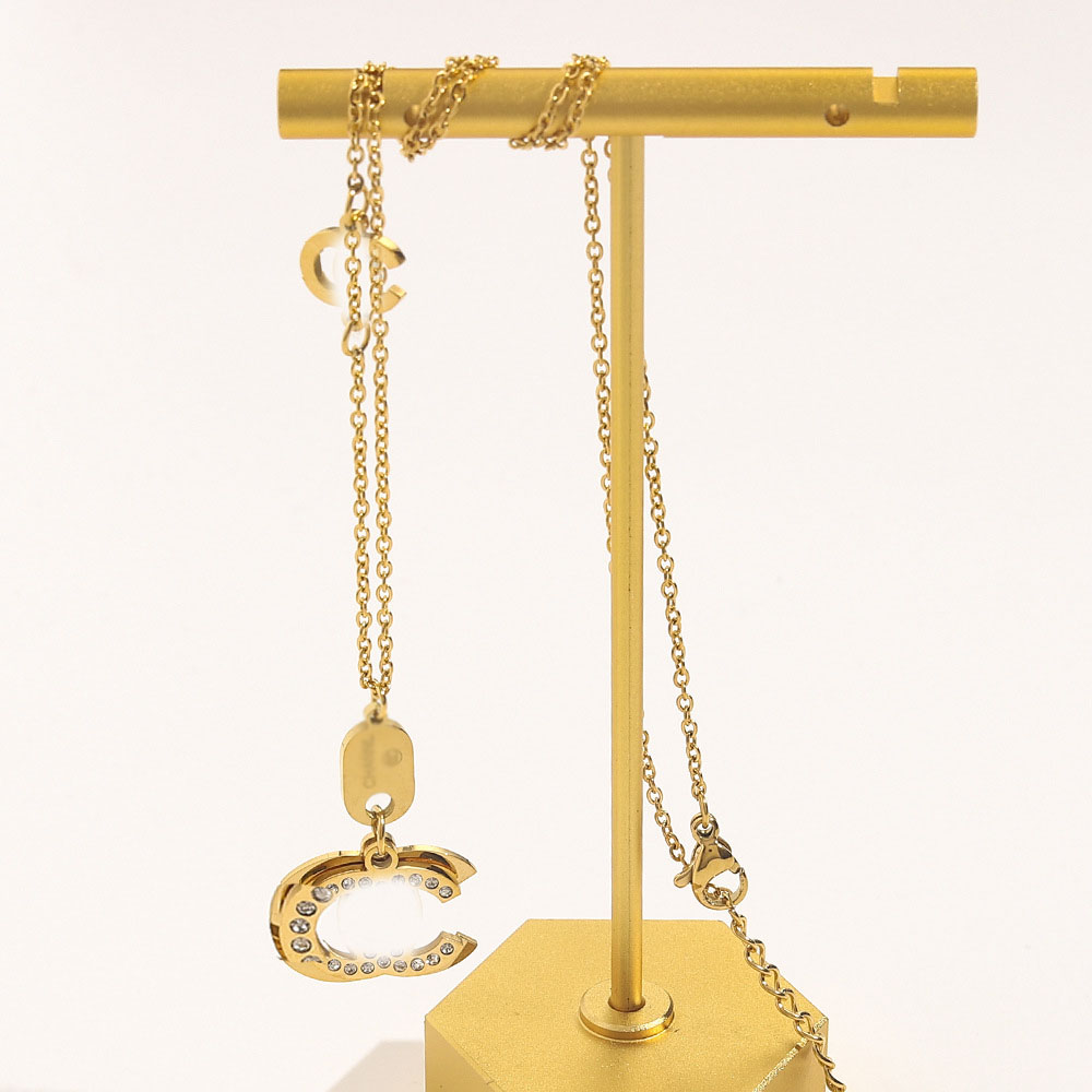 Never Fading 14K Gold Plated Luxury Brand Designer Pendants Necklaces Stainless Steel Double Letter Choker Pendant Necklace Chain Jewelry Accessories Steel Seal
Never Fading 14K Gold Plated Luxury Brand Designer Pendants Necklaces Stainless Steel Double Letter Choker Pendant Necklace Chain Jewelry Accessories Steel Seal