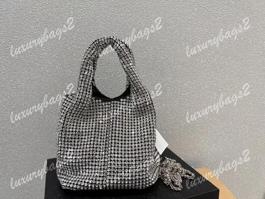 2022 Fashion Crossbody Bag Designer Bags Bling Tote Designers Women Tote Mini Totes 15cm Classic Diamonds Handbags Cross body Vegetable Basket, Silver
2022 Fashion Crossbody Bag Designer Bags Bling Tote Designers Women Tote Mini Totes 15cm Classic Diamonds Handbags Cross body Vegetable Basket, Silver