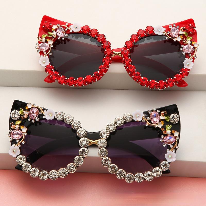 Sunglasses Luxury Design Fashion Cat Eye Flowers Bling Rhinestone Sun Glasses Pink Shades For Women Party Holiday EyeglassesSunglasses
Sunglasses Luxury Design Fashion Cat Eye Flowers Bling Rhinestone Sun Glasses Pink Shades For Women Party Holiday EyeglassesSunglasses