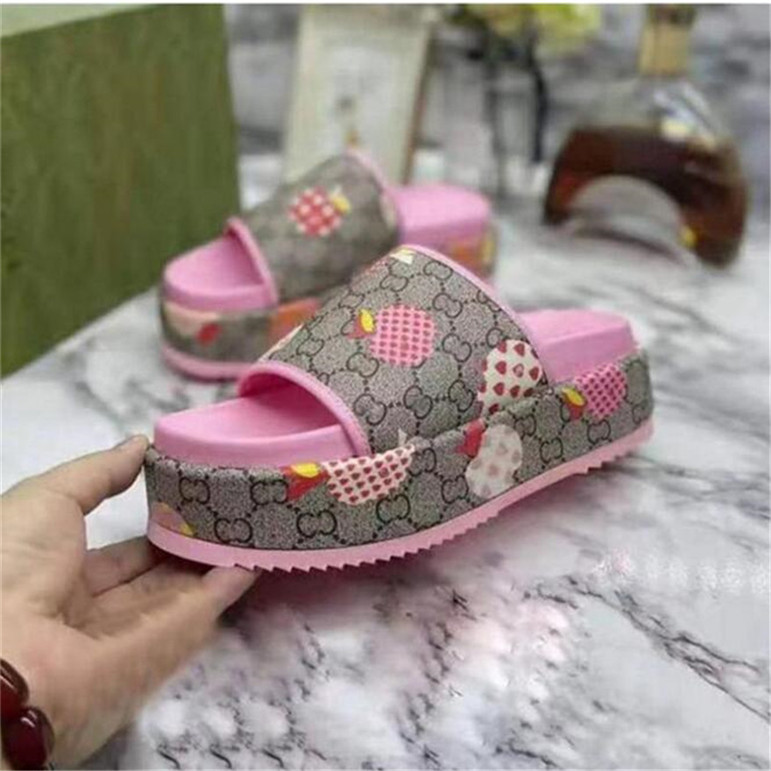 2022 Beach slippers fashion Thick bottom designer Women Shoes Cartoon Alphabet lady Platform Leather Heels letter Slides sexy High heel Sandals Large size 35-44, 01
2022 Beach slippers fashion Thick bottom designer Women Shoes Cartoon Alphabet lady Platform Leather Heels letter Slides sexy High heel Sandals Large size 35-44, 01
