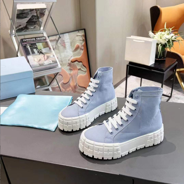 Designer Sneakers Gabardine Nylon Casual boots Double Wheel Trainer Canvas Women Fashion High Top Platform Sole Height Increasing Canvas Shoes, White
Designer Sneakers Gabardine Nylon Casual boots Double Wheel Trainer Canvas Women Fashion High Top Platform Sole Height Increasing Canvas Shoes, White