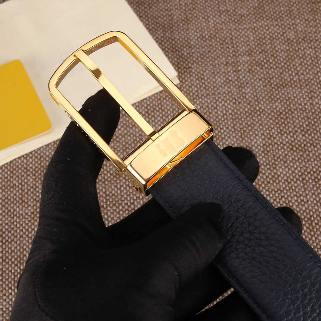 5A Famous brand designer Luxury Fashion Genuine Leather Pin Buckle Belt L Logo Men Women High Quality Mens Belts With Box, Black
5A Famous brand designer Luxury Fashion Genuine Leather Pin Buckle Belt L Logo Men Women High Quality Mens Belts With Box, Black
