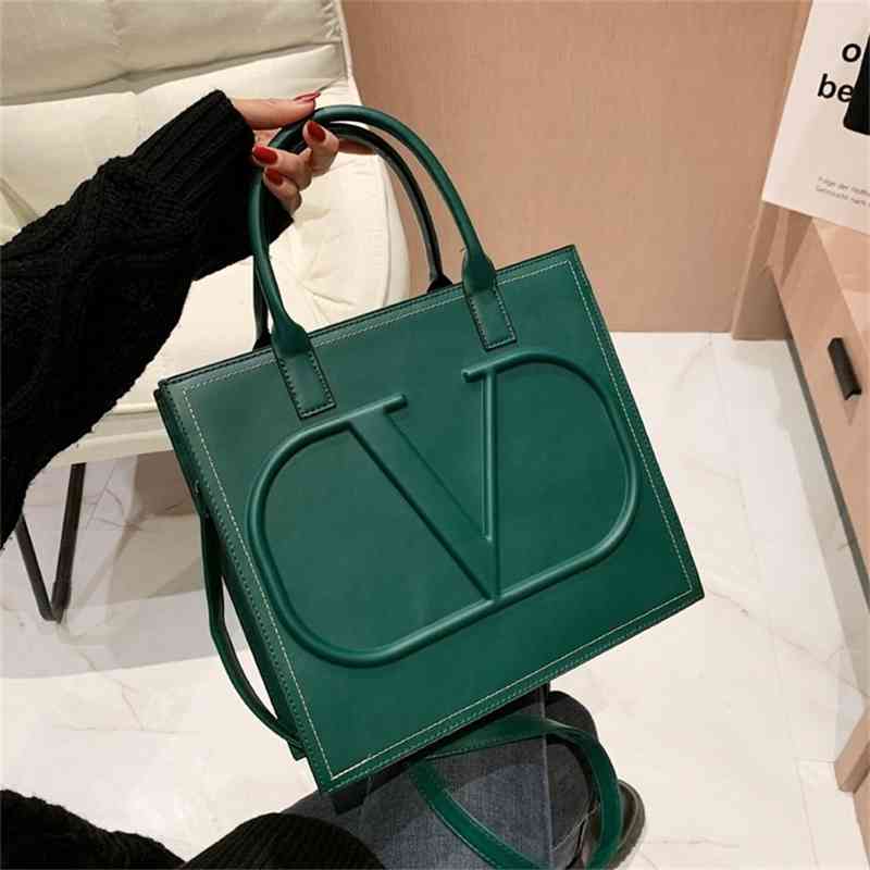 Purse Women's bag winter new women's handbag embossed letter One Shoulder Messenger Bag, White
Purse Women's bag winter new women's handbag embossed letter One Shoulder Messenger Bag, White