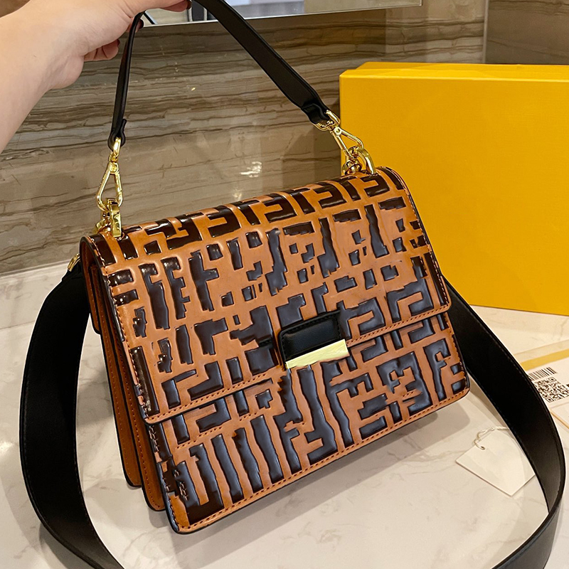 luxurys designers handbags 2021 fashion shoulder bags Kan U gold label top presbyopia embossed leather diagonal bag totes 92350, Red
luxurys designers handbags 2021 fashion shoulder bags Kan U gold label top presbyopia embossed leather diagonal bag totes 92350, Red