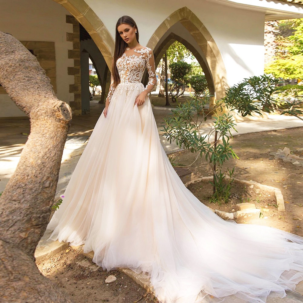 Long Train Boho Beach Wedding Dress Sexy Illusion Bodice Ivory Tulle Fairy A Line Bridal Gowns Button Back Lace Appliqué O-Neck Bride Dresses Vestido 