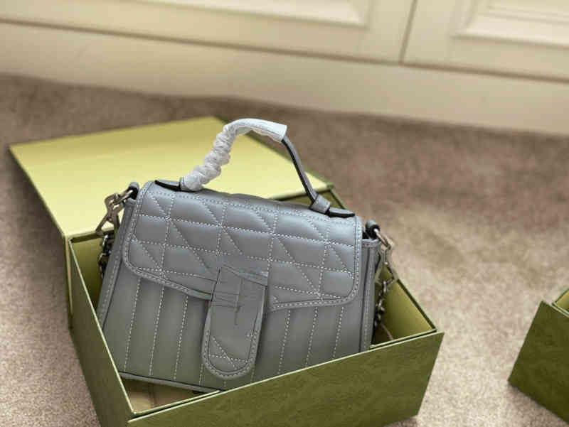 Evening bag Shoulder Bag Handbags High Quality Tote Designer Leather Wallet Women Crossbody Double Letter Button Decoration Classic Flap Purses Vintage, Light grey
Evening bag Shoulder Bag Handbags High Quality Tote Designer Leather Wallet Women Crossbody Double Letter Button Decoration Classic Flap Purses Vintage, Light grey