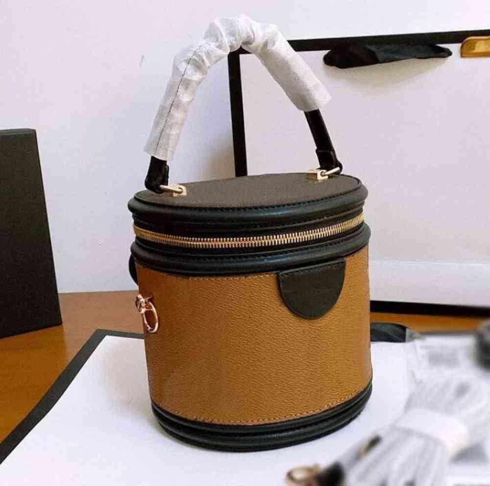 PETITE BOITE CHAPEUA women mini shoulder bags Genuine Leather handbags fashion Cylinder bag evening party bags designer handbag sac, Brown
PETITE BOITE CHAPEUA women mini shoulder bags Genuine Leather handbags fashion Cylinder bag evening party bags designer handbag sac, Brown