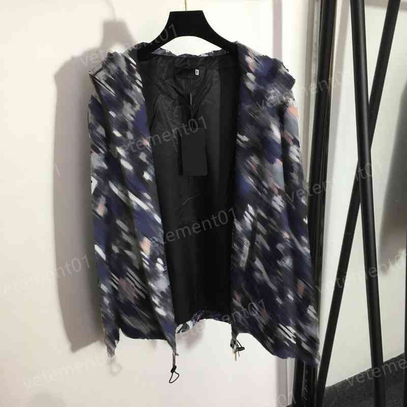 Luxury Womens Jackets Blue Letter Print Camo Long Sleeve Zip Hooded Jacket Tops Fashion Designer Women Clothing 0912
Luxury Womens Jackets Blue Letter Print Camo Long Sleeve Zip Hooded Jacket Tops Fashion Designer Women Clothing 0912
