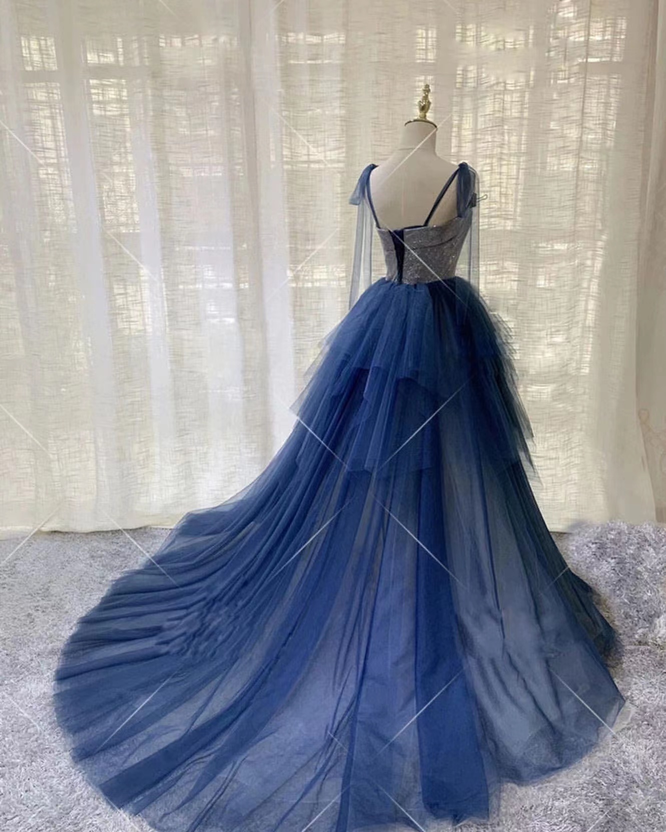 Sparkly Prom Dresses Strapless Sequins Modest Sleeveless Floor Length Ball Gown Layered Puffy Tulle Long Formal Evennig Dress