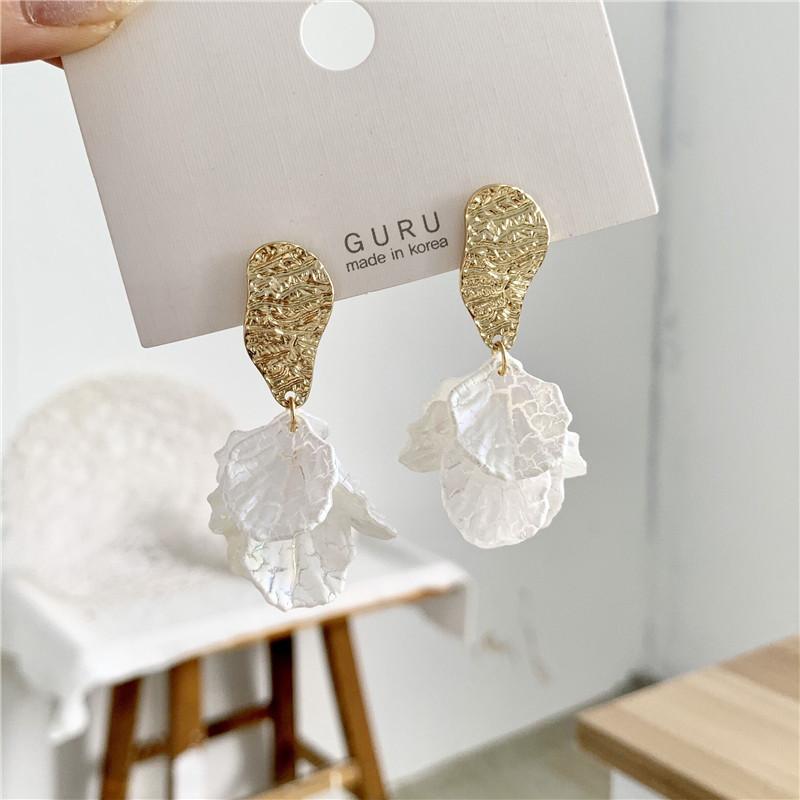 Dangle & Chandelier Trendy Korean White Shell Crack Flower Earrings For Women Temperament Statement Irregular Drop Party JewelryDangle
Dangle & Chandelier Trendy Korean White Shell Crack Flower Earrings For Women Temperament Statement Irregular Drop Party JewelryDangle