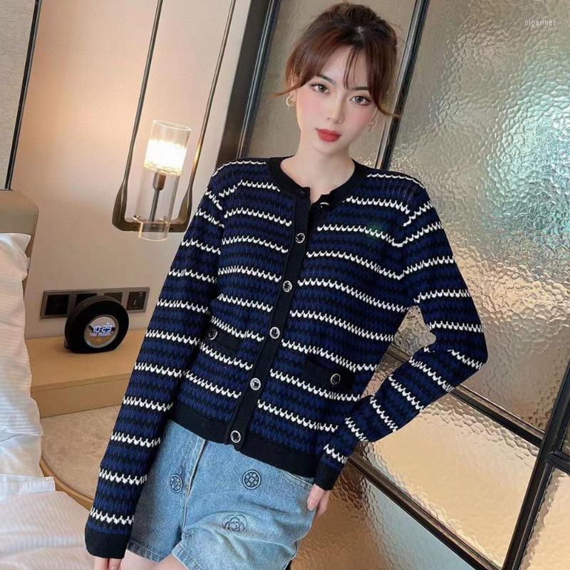 Women' Knits & Tees Autumn Winter Designer Women Cardigan 2022 V Neck Navy Blue Striped Knitted Sweater Jacket CoatWomen' Olga22, Y220612 vest
Women' Knits & Tees Autumn Winter Designer Women Cardigan 2022 V Neck Navy Blue Striped Knitted Sweater Jacket CoatWomen' Olga22, Y220612 vest