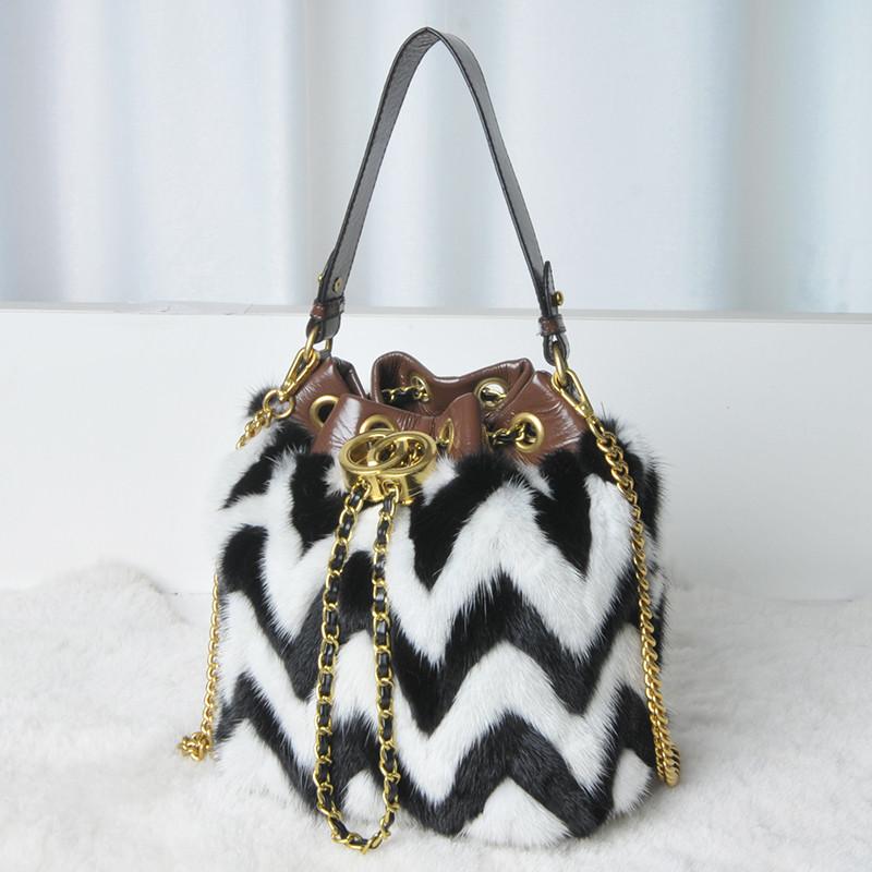 Duffel Bags Style Real Handbag Fashion Women's Bucket Plush Shoulder Bag Women Shopping 2022, Black
Duffel Bags Style Real Handbag Fashion Women's Bucket Plush Shoulder Bag Women Shopping 2022, Black