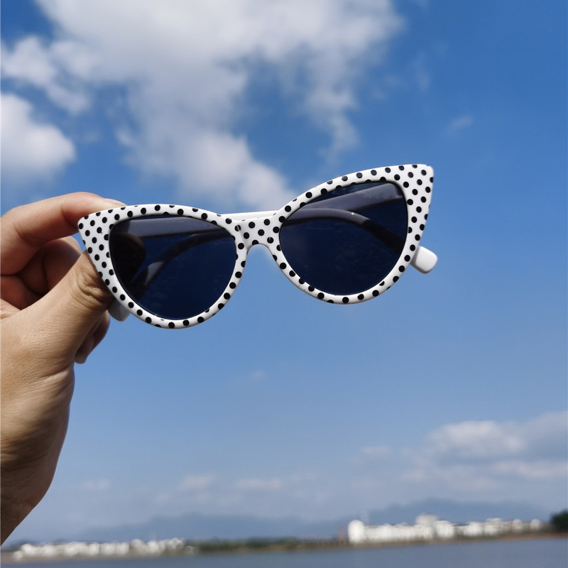 Vazrobe vintage cat'eye sun glasses for woman female red cat eye sunglasses women dot shades red white black support wholesale 220506