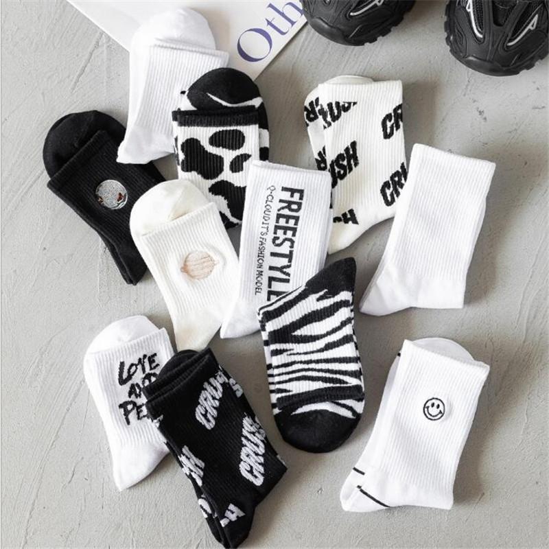 Men's Socks Ins Winter Fashion Harajuku Hip Hop Unisex Funny Smile Moon Women Happy Skateboard Streetwear Black White Meias
Men's Socks Ins Winter Fashion Harajuku Hip Hop Unisex Funny Smile Moon Women Happy Skateboard Streetwear Black White Meias