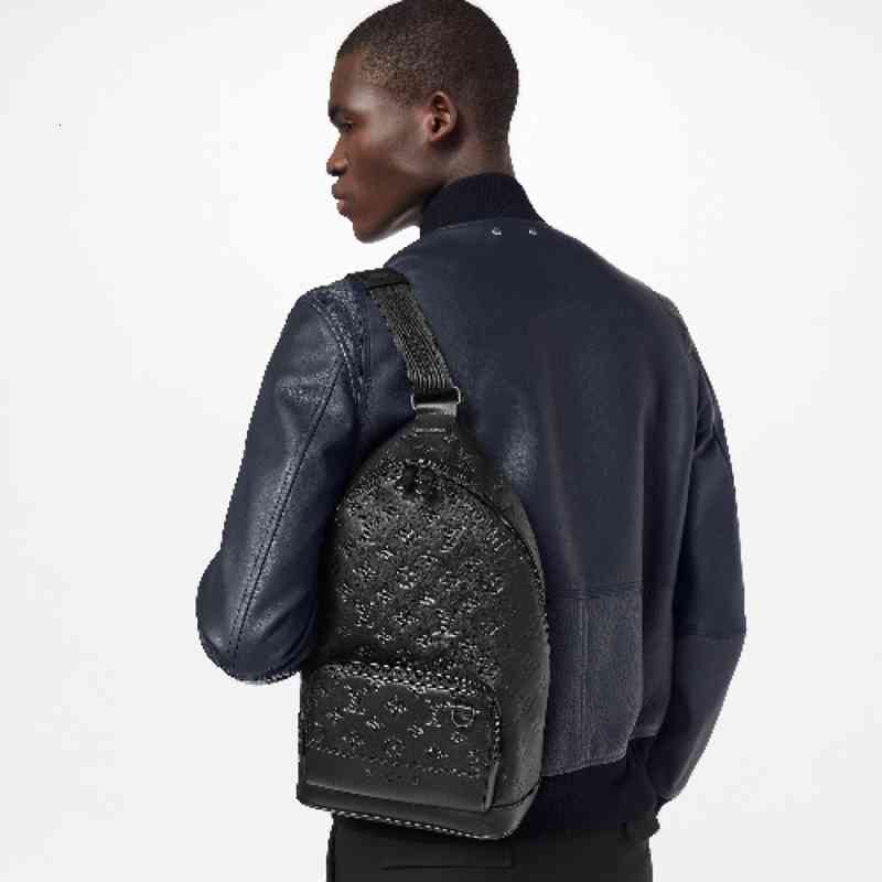 School Bags Luxury Handbags Brand M46107 RACER SLINGBAG Designer Men Backpacks Real Leather travel bag handbags Women Top Ha, Picture show
School Bags Luxury Handbags Brand M46107 RACER SLINGBAG Designer Men Backpacks Real Leather travel bag handbags Women Top Ha, Picture show