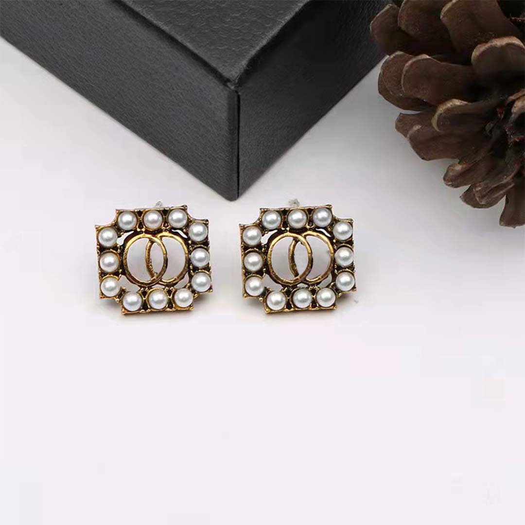 Charm Earrings Designer For Woman Couple Pair Earring Hoop Two Pieces Accessories Ear Studs Jewelry Buckle Agete Colorful Jewelry Party Fit
Charm Earrings Designer For Woman Couple Pair Earring Hoop Two Pieces Accessories Ear Studs Jewelry Buckle Agete Colorful Jewelry Party Fit
