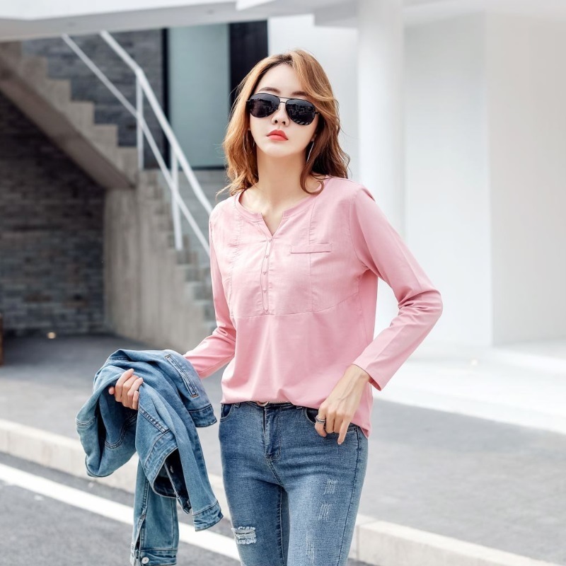 TuangBiang Spring Female Slub Cotton V-neck Long Sleeve T-Shirt Women Gem Buttons Navy Blue Tops Fashion Stitching T Shirt 220321