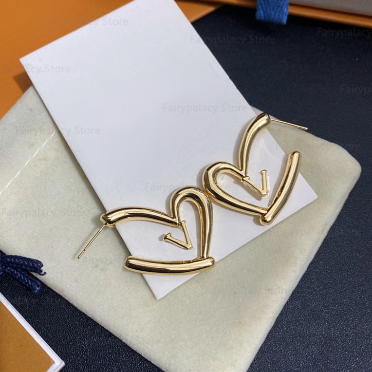 Fashion designer Love Earring Stud Womens Big Circle Simple Letters Earrings Hoop Earring Luxury Woman for Wedding Party jewelry Accessories
Fashion designer Love Earring Stud Womens Big Circle Simple Letters Earrings Hoop Earring Luxury Woman for Wedding Party jewelry Accessories