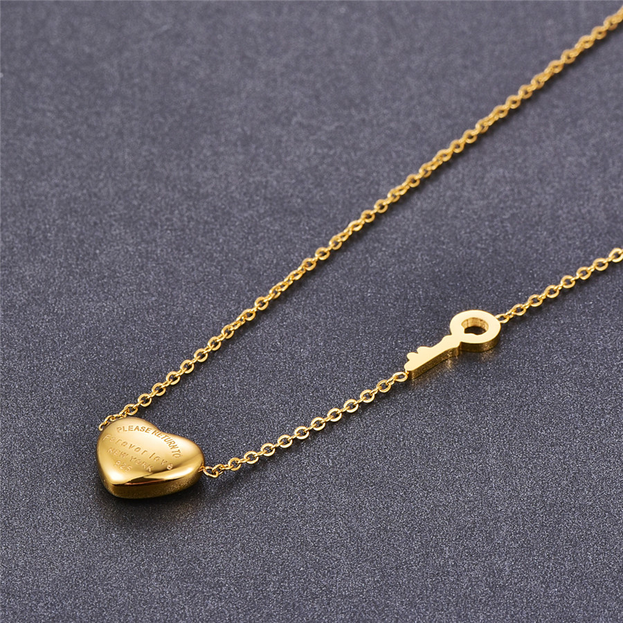 2022 Top Quality Women Designer Earrings Necklace Classic Heart Love Pendant Titanium Steel Luxury 3 Colors Fashion Jewelry
2022 Top Quality Women Designer Earrings Necklace Classic Heart Love Pendant Titanium Steel Luxury 3 Colors Fashion Jewelry