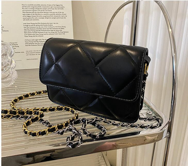 Brand Messenger Bags Summer new trendy all-match women messenger bag chain leather fashion grils samll shoulder bag wrist bags brown color 693
Brand Messenger Bags Summer new trendy all-match women messenger bag chain leather fashion grils samll shoulder bag wrist bags brown color 693