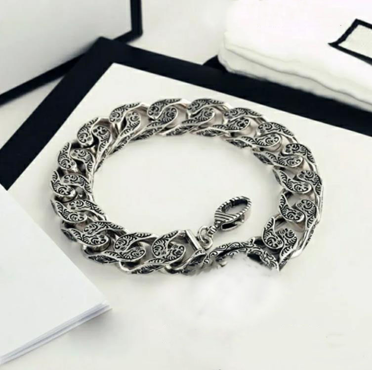 Interlock type engraved bracelet Cuban chain with retro pattern designer charms love bracelet luxury bangles cjeweler bijoux for mens womens
Interlock type engraved bracelet Cuban chain with retro pattern designer charms love bracelet luxury bangles cjeweler bijoux for mens womens