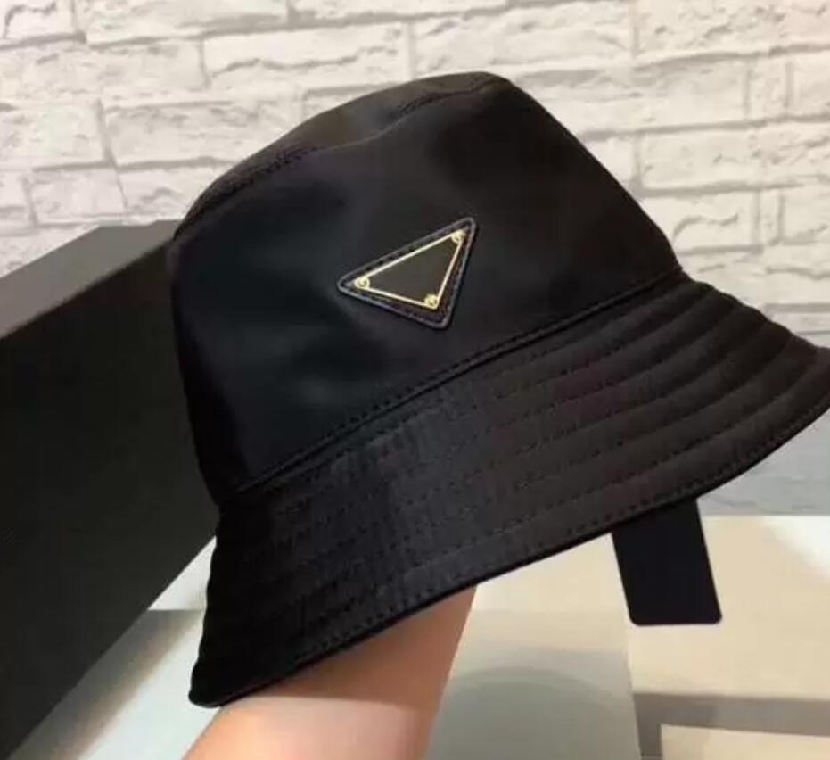 Classic Designer Bucket hat Men Women Cap Luxury Knitted Hat Caps Ski Snapback Mask Fitted Unisex Cashmere Casual Outdoor
Classic Designer Bucket hat Men Women Cap Luxury Knitted Hat Caps Ski Snapback Mask Fitted Unisex Cashmere Casual Outdoor